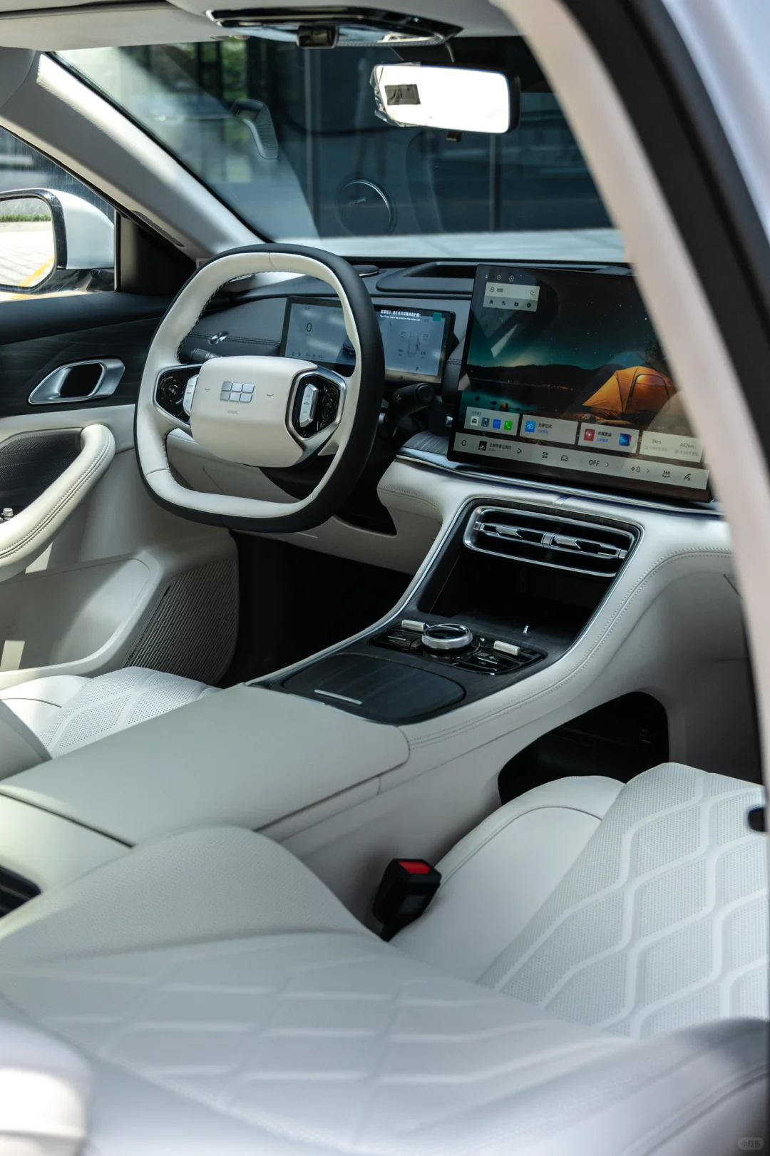 喔，终于看到银河A7实车了，猜猜价格