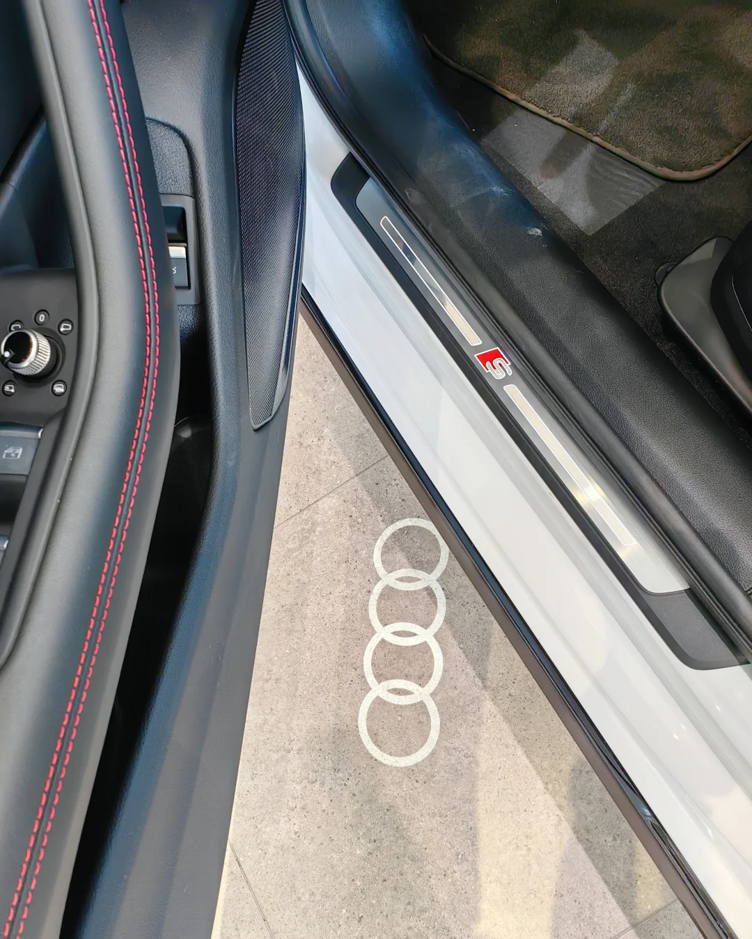 终于提了人生第一辆B级豪车！奥迪A4L