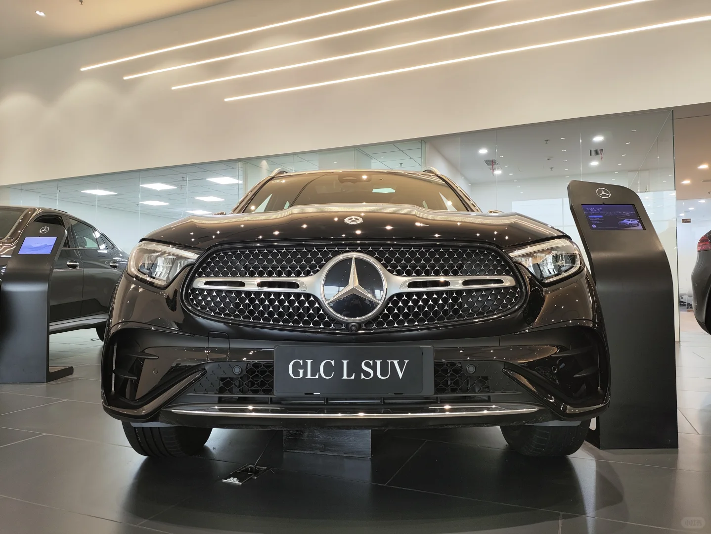 长轴距GLC SUV丨夜幕星河格栅 耀启豪华