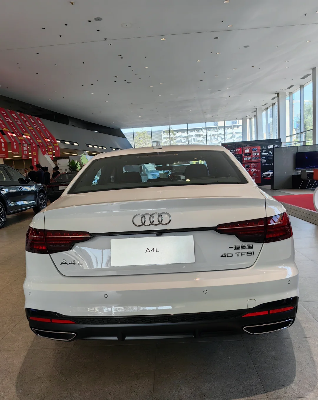 终于提了人生第一辆B级豪车！奥迪A4L