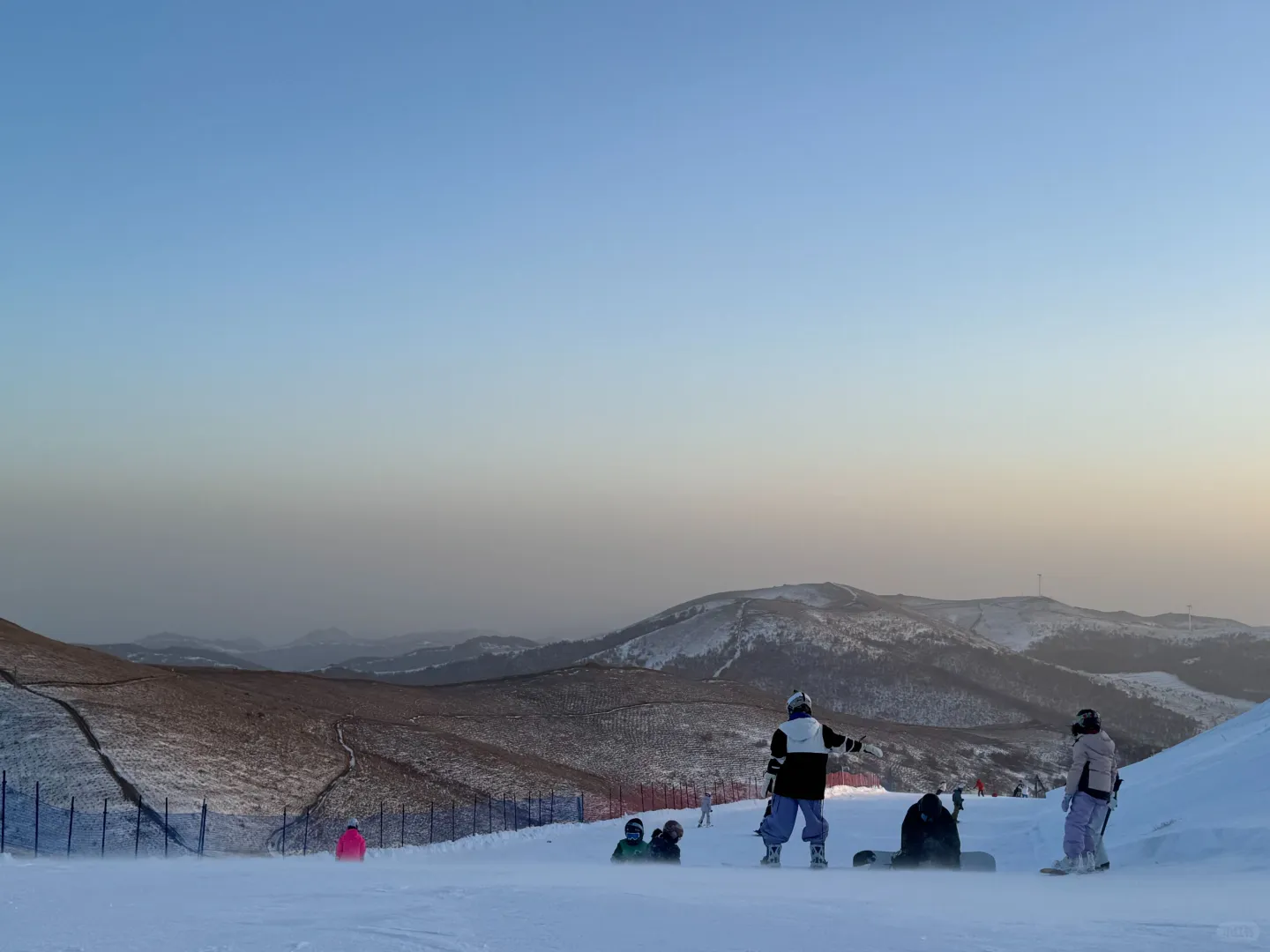 谁说SUV不灵活？奔驰在雪季好开得不像话！