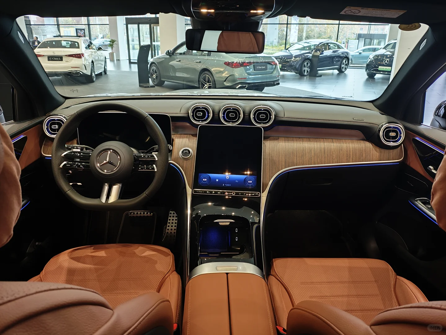 长轴距GLC SUV丨夜幕星河格栅 耀启豪华