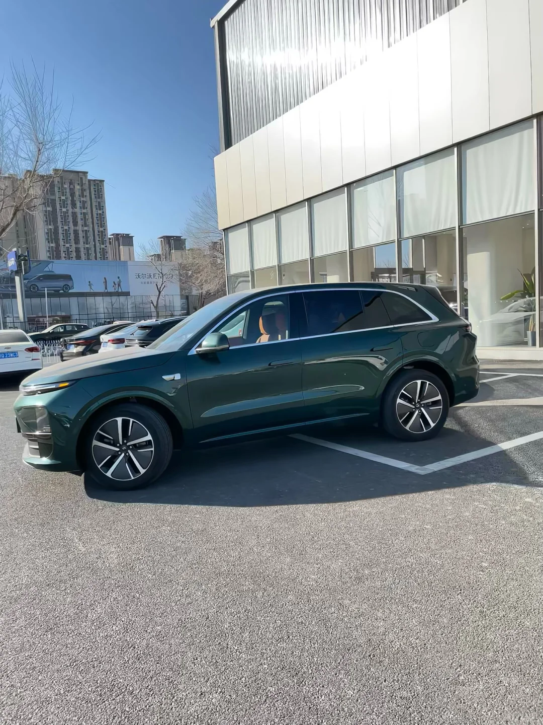 理想也卷价格了，22W落地，冰箱彩电沙发配齐