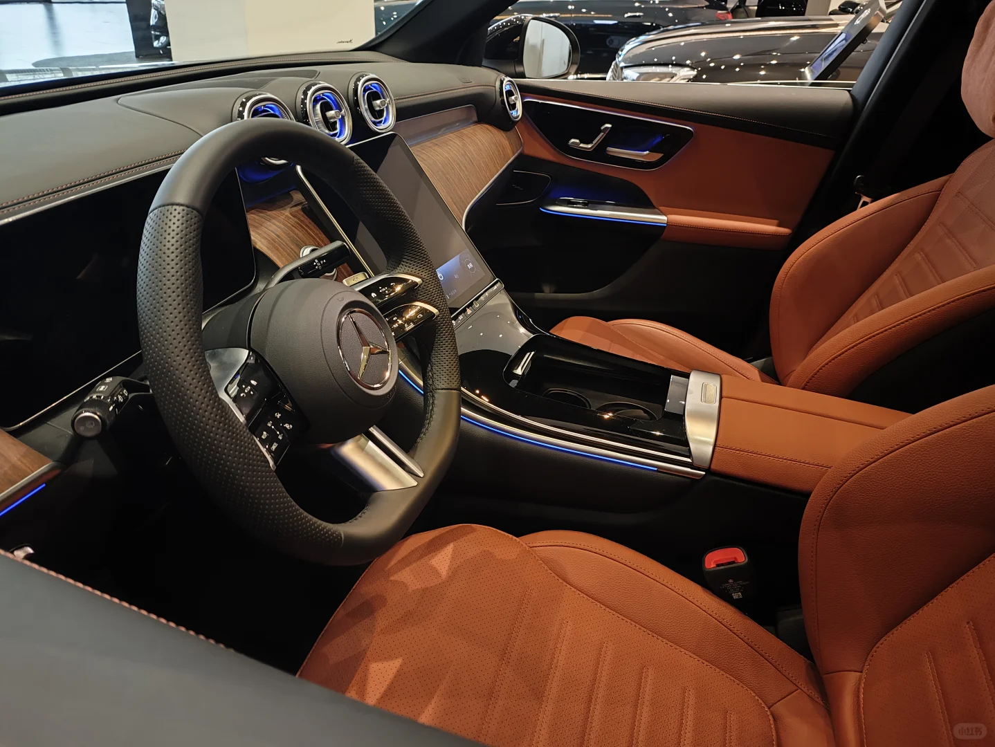 长轴距GLC SUV丨夜幕星河格栅 耀启豪华