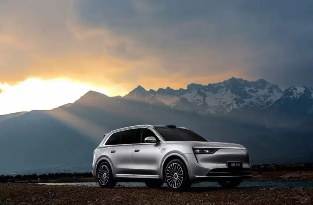 问界M8车主真心话 40万级家用suv 闭眼冲不