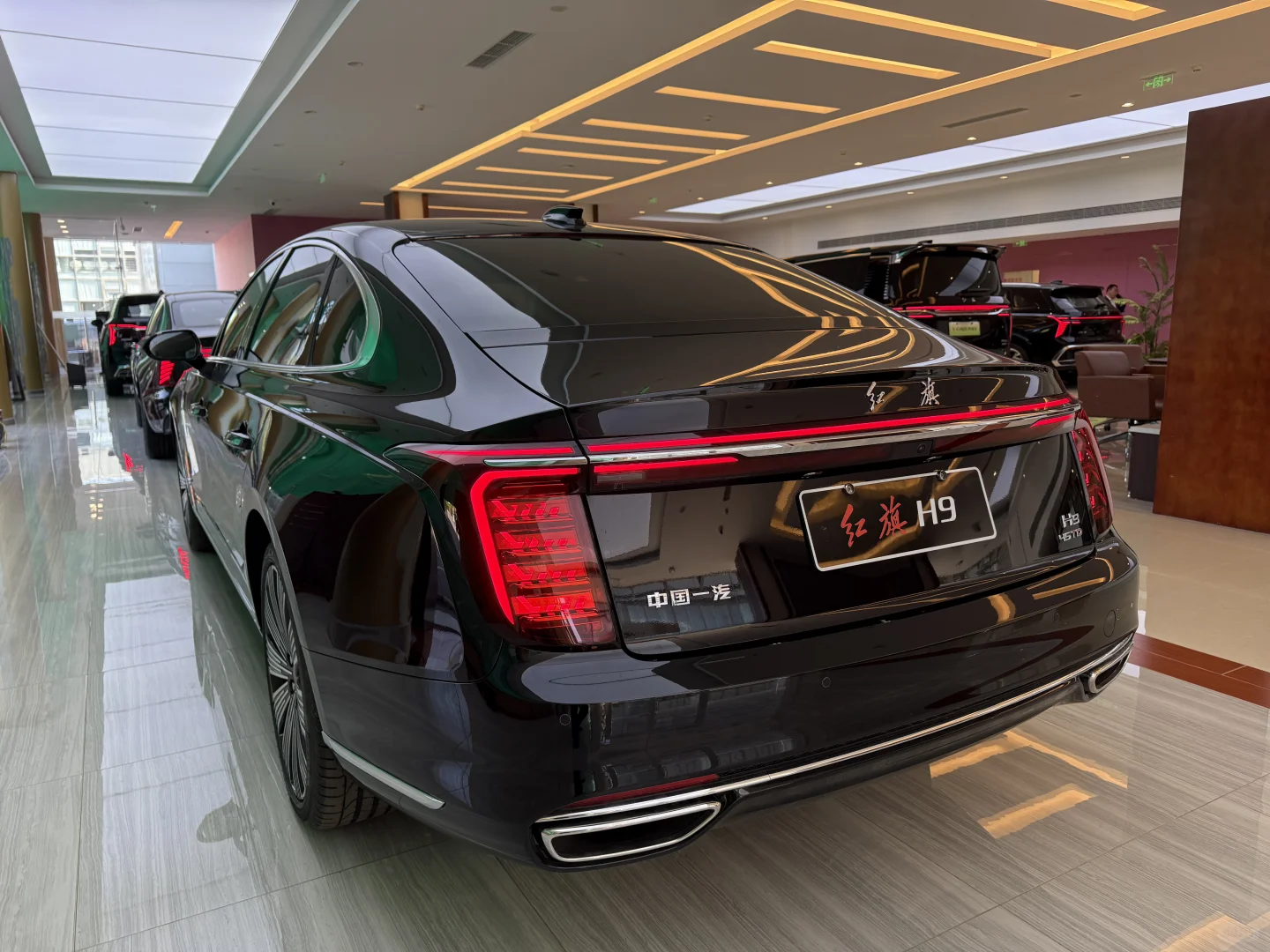 刚进店就被这车惊艳了！🤔红旗H9/25款