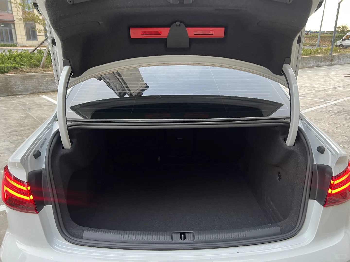 三厢完美车身线条？奥迪a3