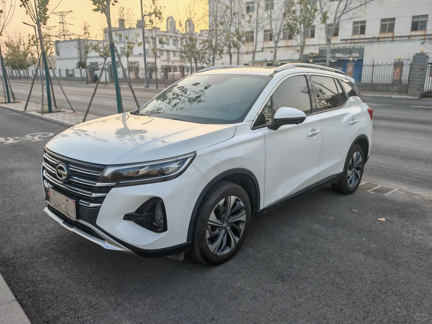 拥有一辆小车车来练手