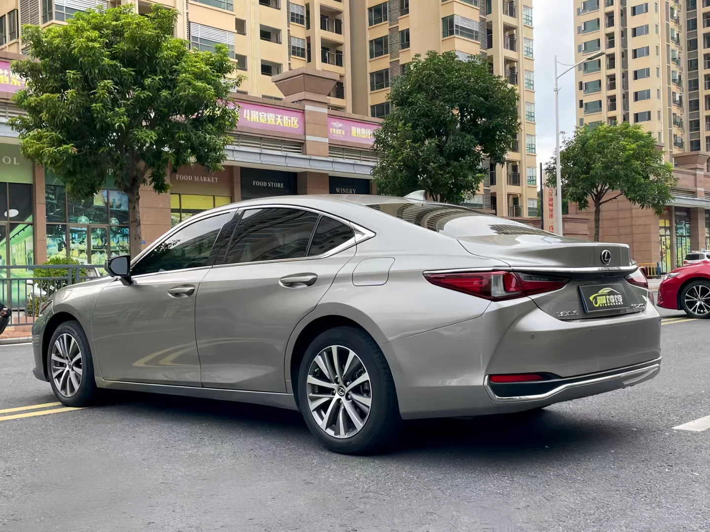 个人出自用2021年雷克萨斯ES20