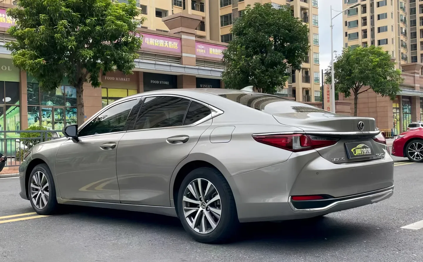 个人出自用2021年雷克萨斯ES20