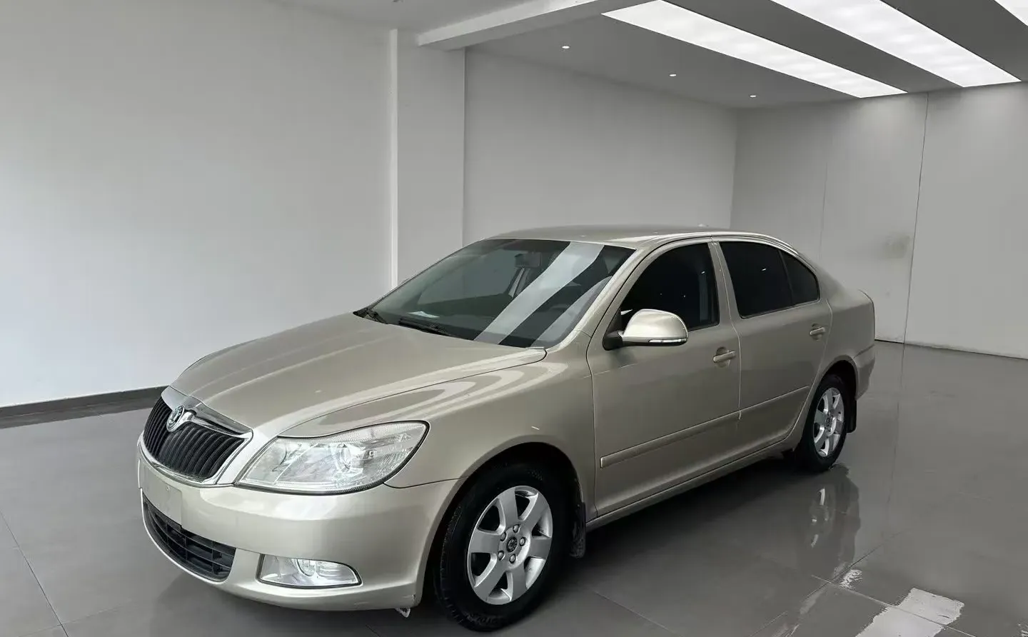 低价位的手动档代步车