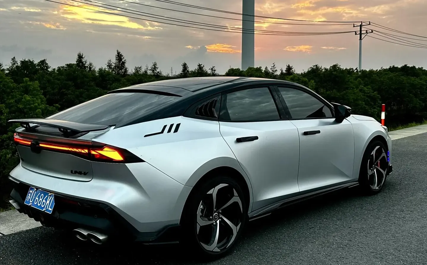 不是我硬夸，univ确实帅啊