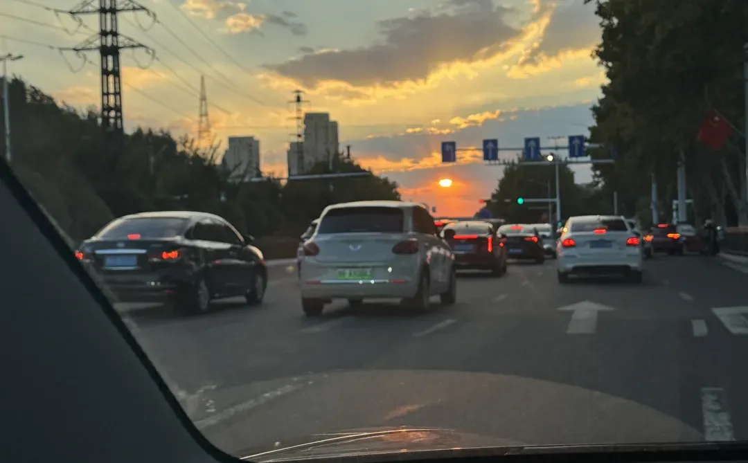 和父母吵了好多次，最终选了Model 3