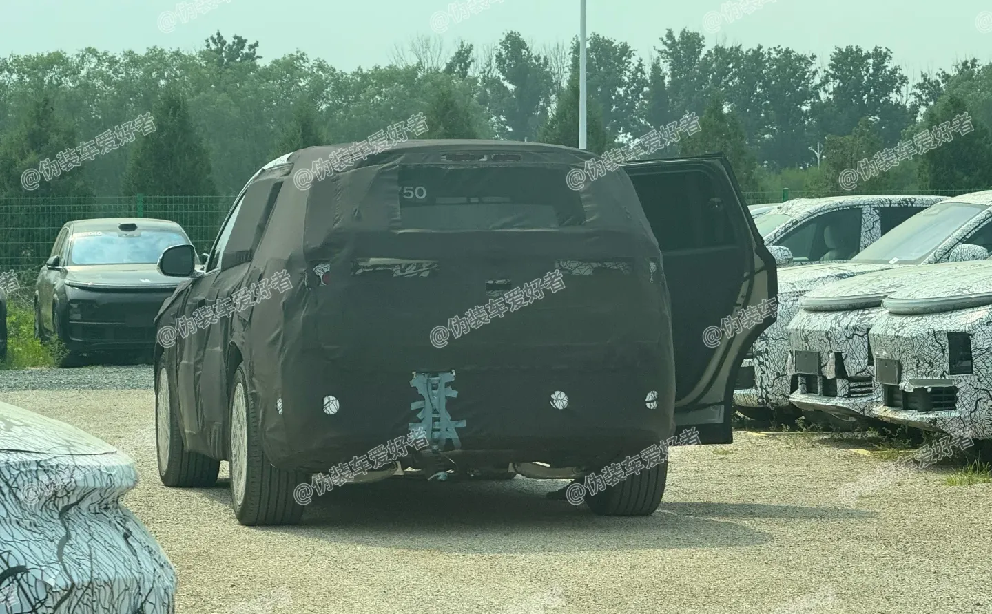 理想超大型SUV谍照图片