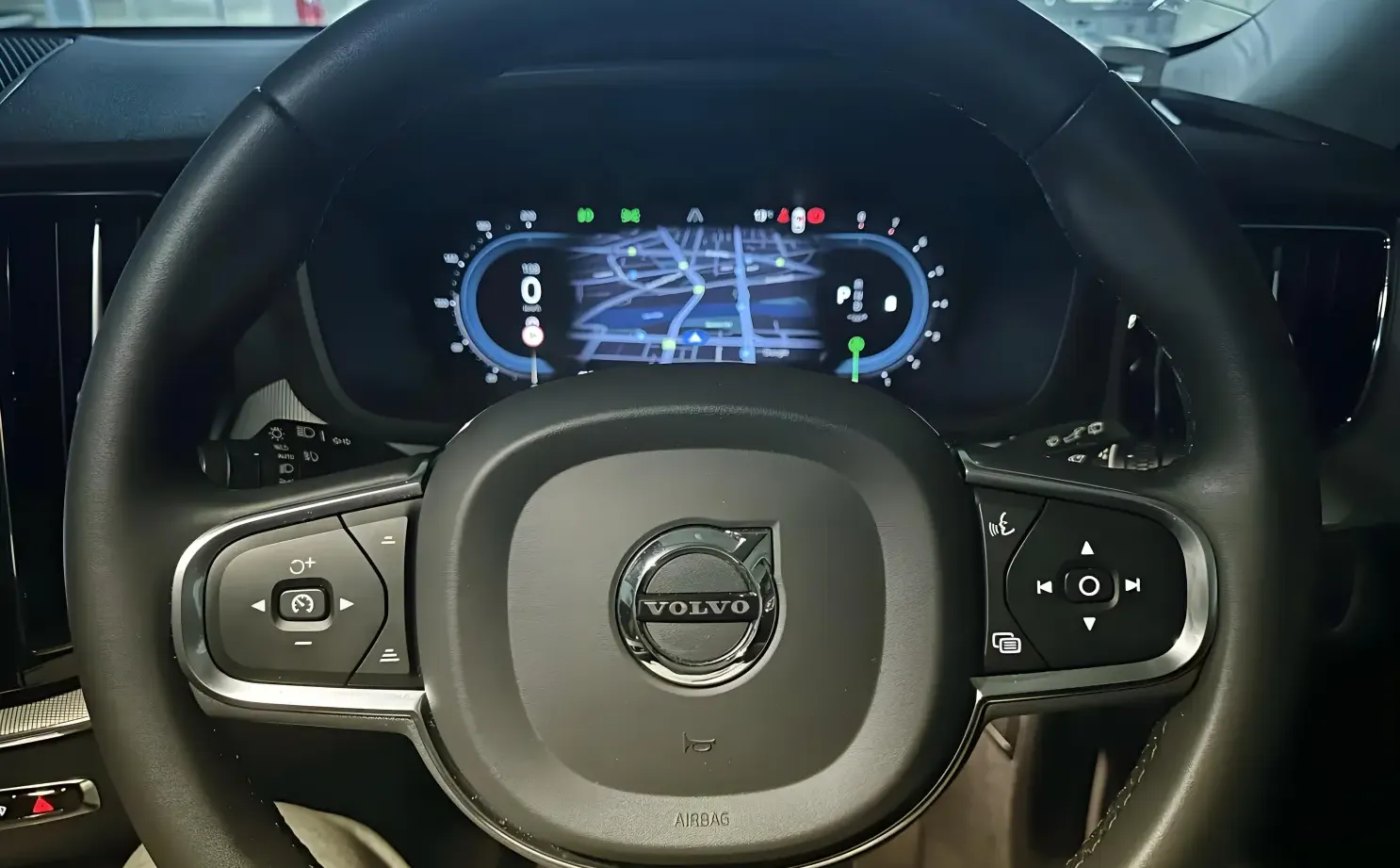 🚗豪车品鉴2025款沃尔沃XC60，到底有多绝