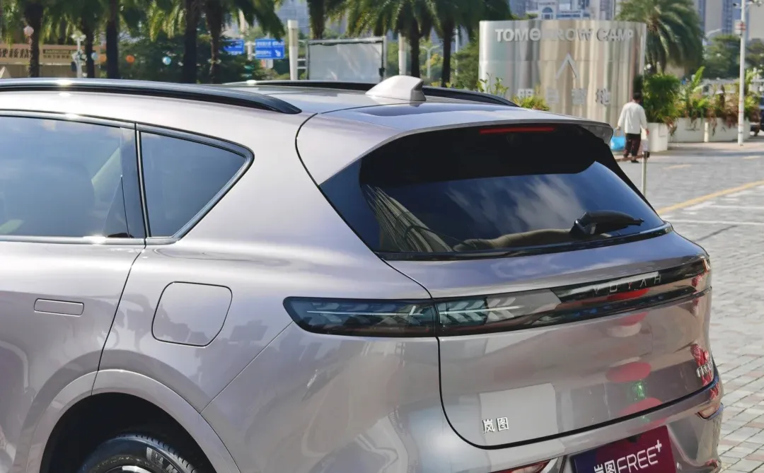 20万级华系SUV🚗岚图free+年底钜惠来袭！