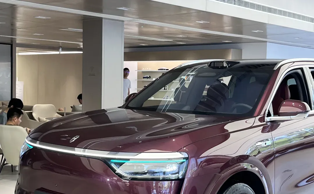 九月买车不纠结就选纯电M8