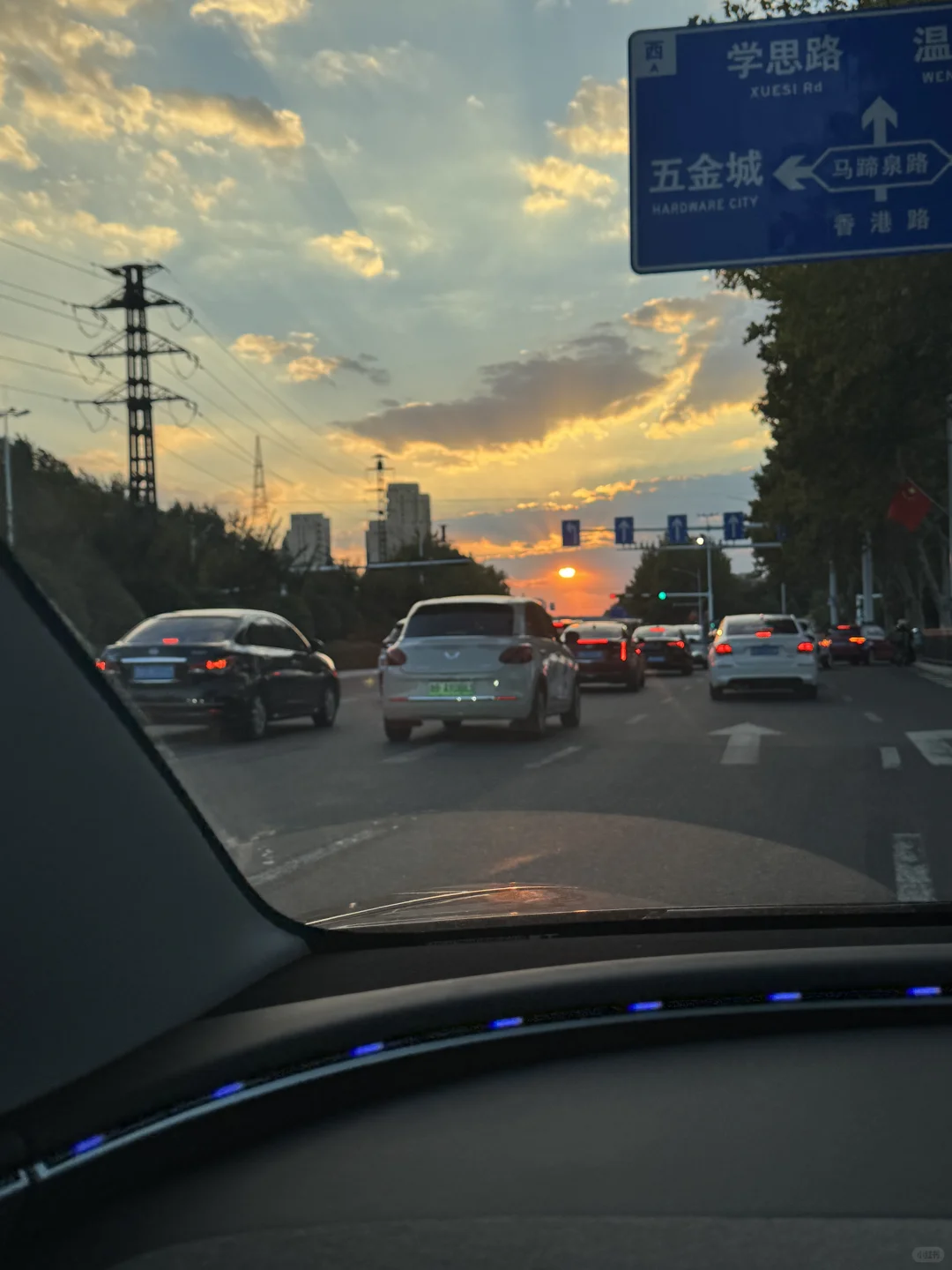 和父母吵了好多次，最终选了Model 3