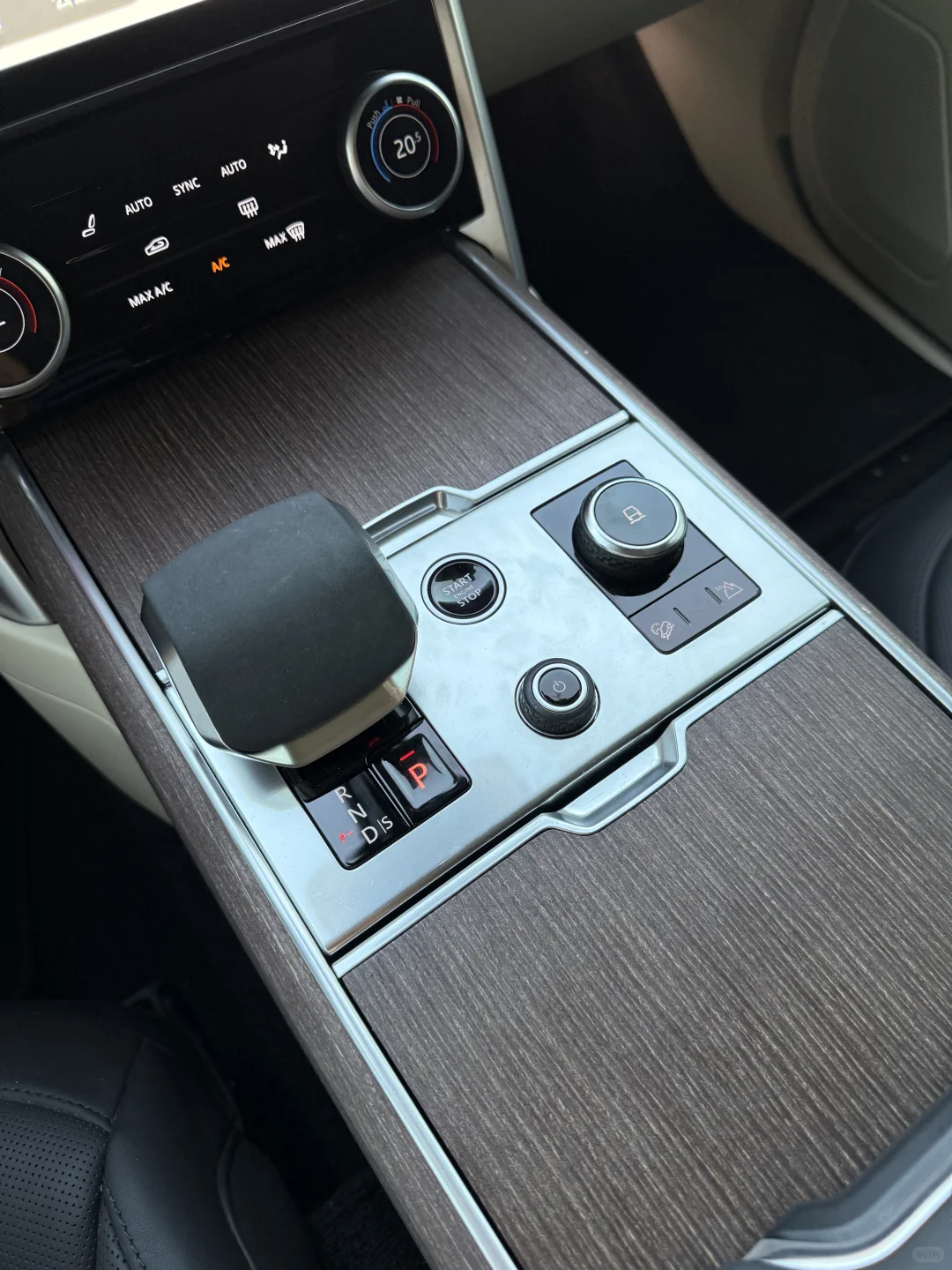 年轻气盛 路虎揽胜，年少轻狂 揽胜加长