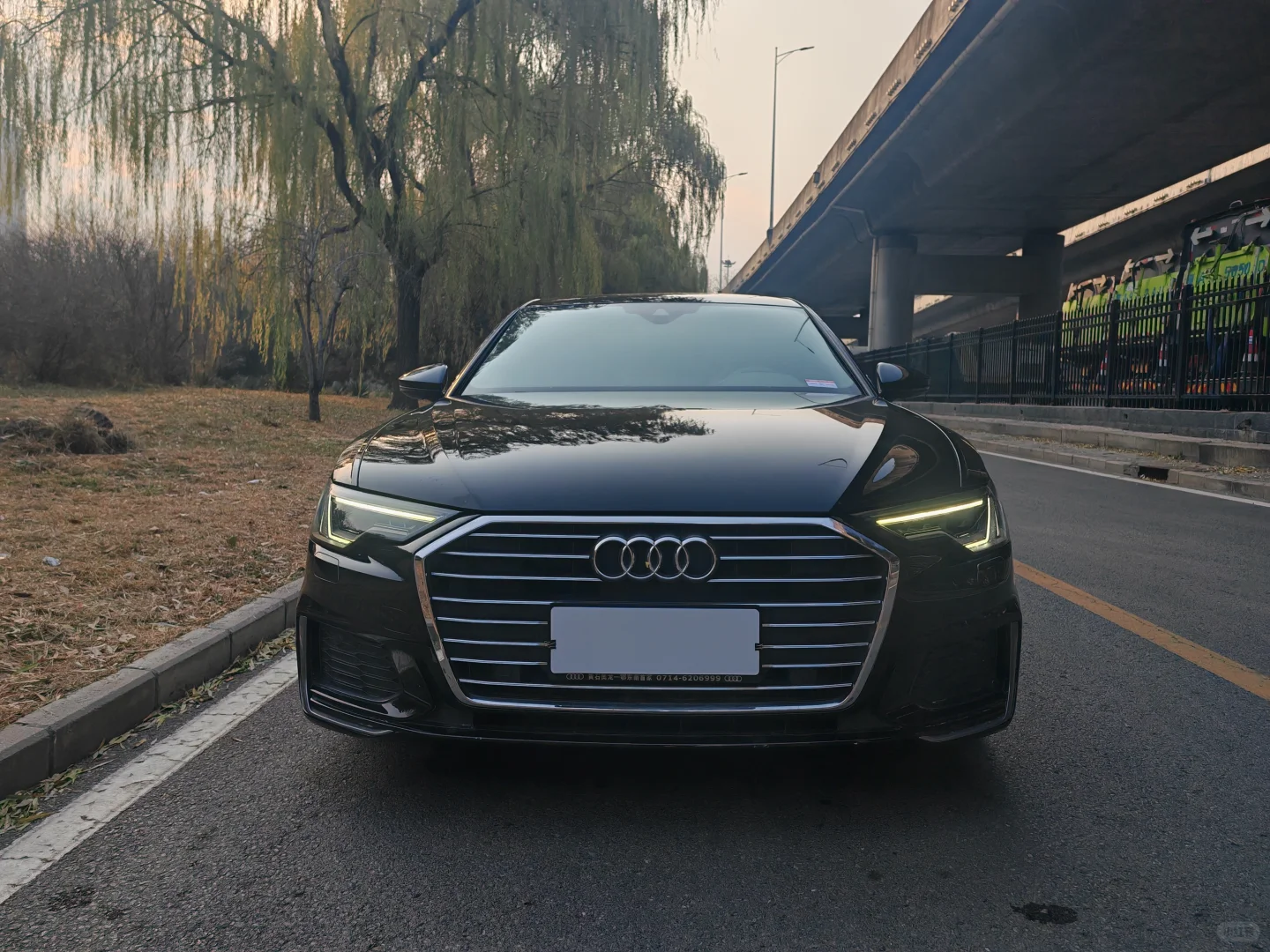 出个人奥迪A6L、20年上牌、原版带车衣，6万