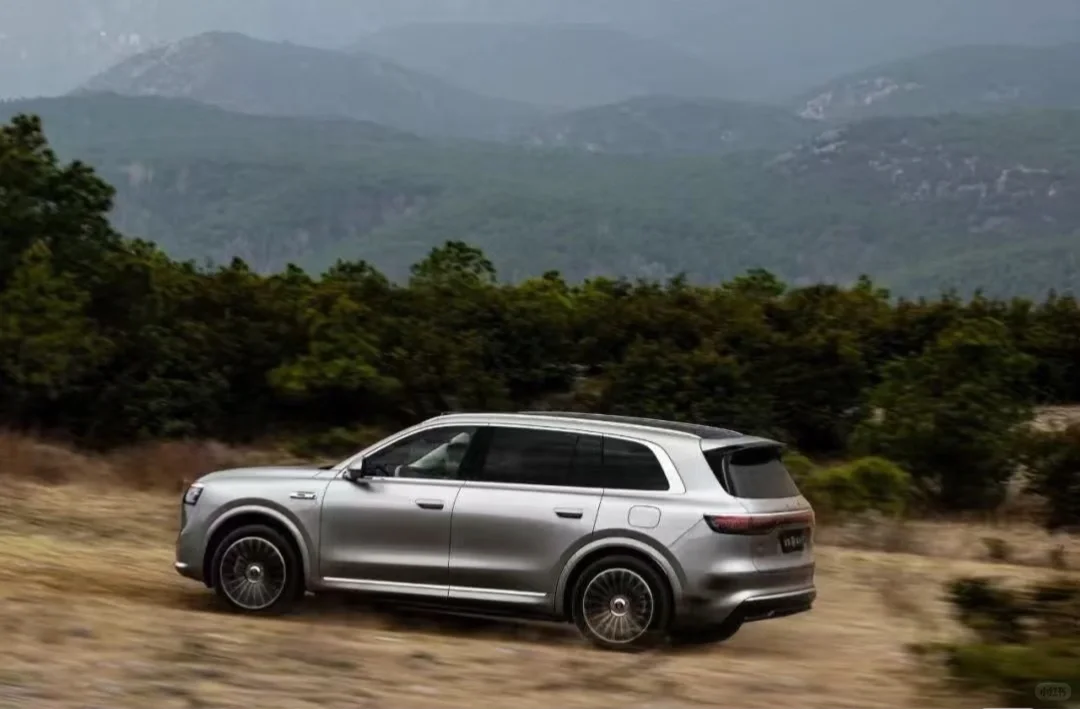 问界M8车主真心话 40万级家用suv 闭眼冲不