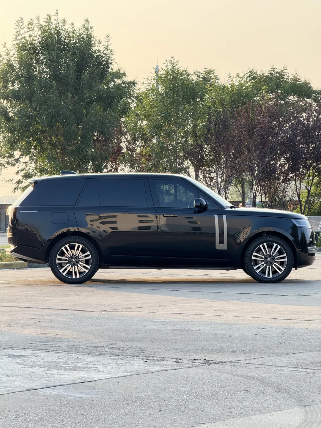 年轻气盛 路虎揽胜，年少轻狂 揽胜加长