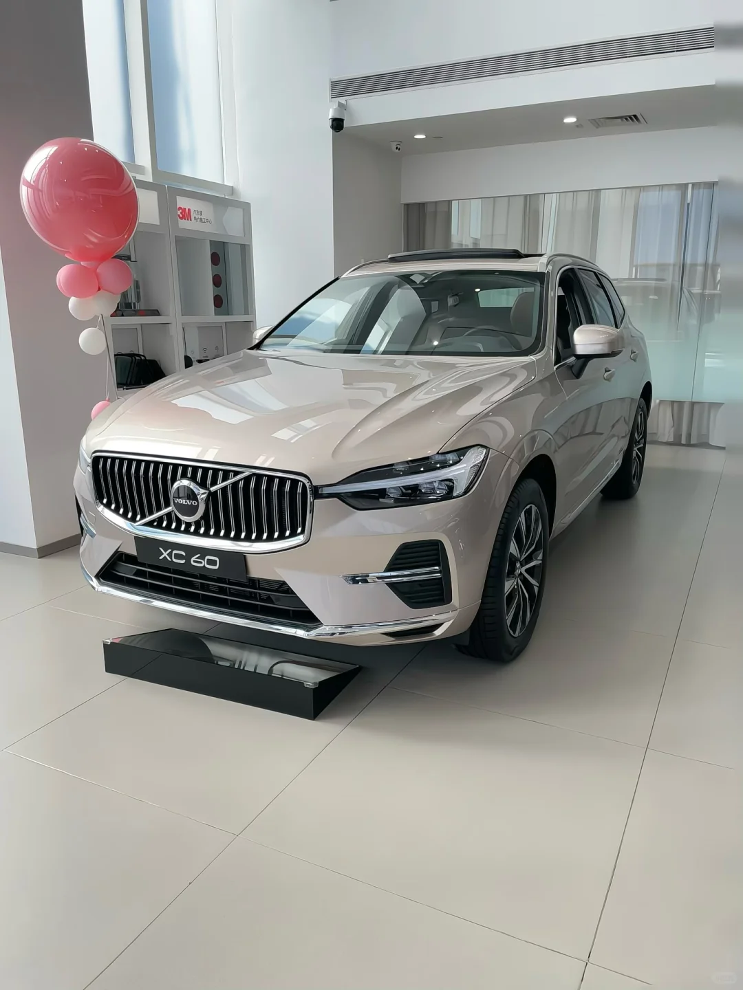 沃尔沃也扛不住了，打6折，24W买豪华四驱SUV