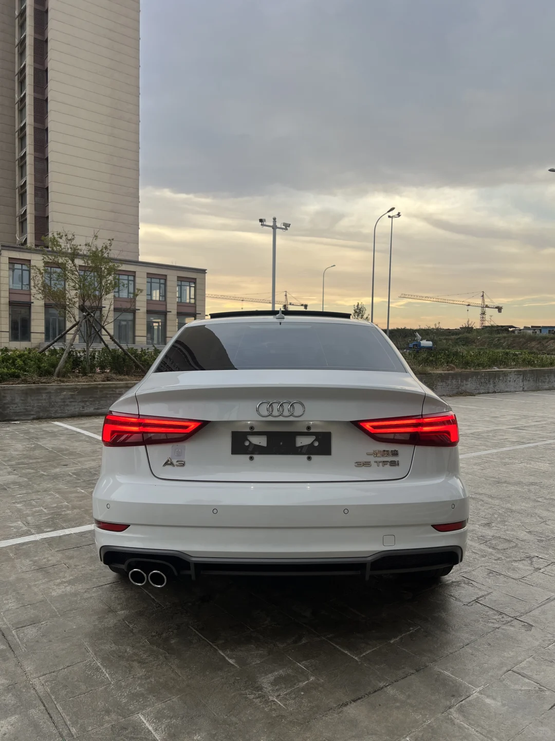 三厢完美车身线条？奥迪a3