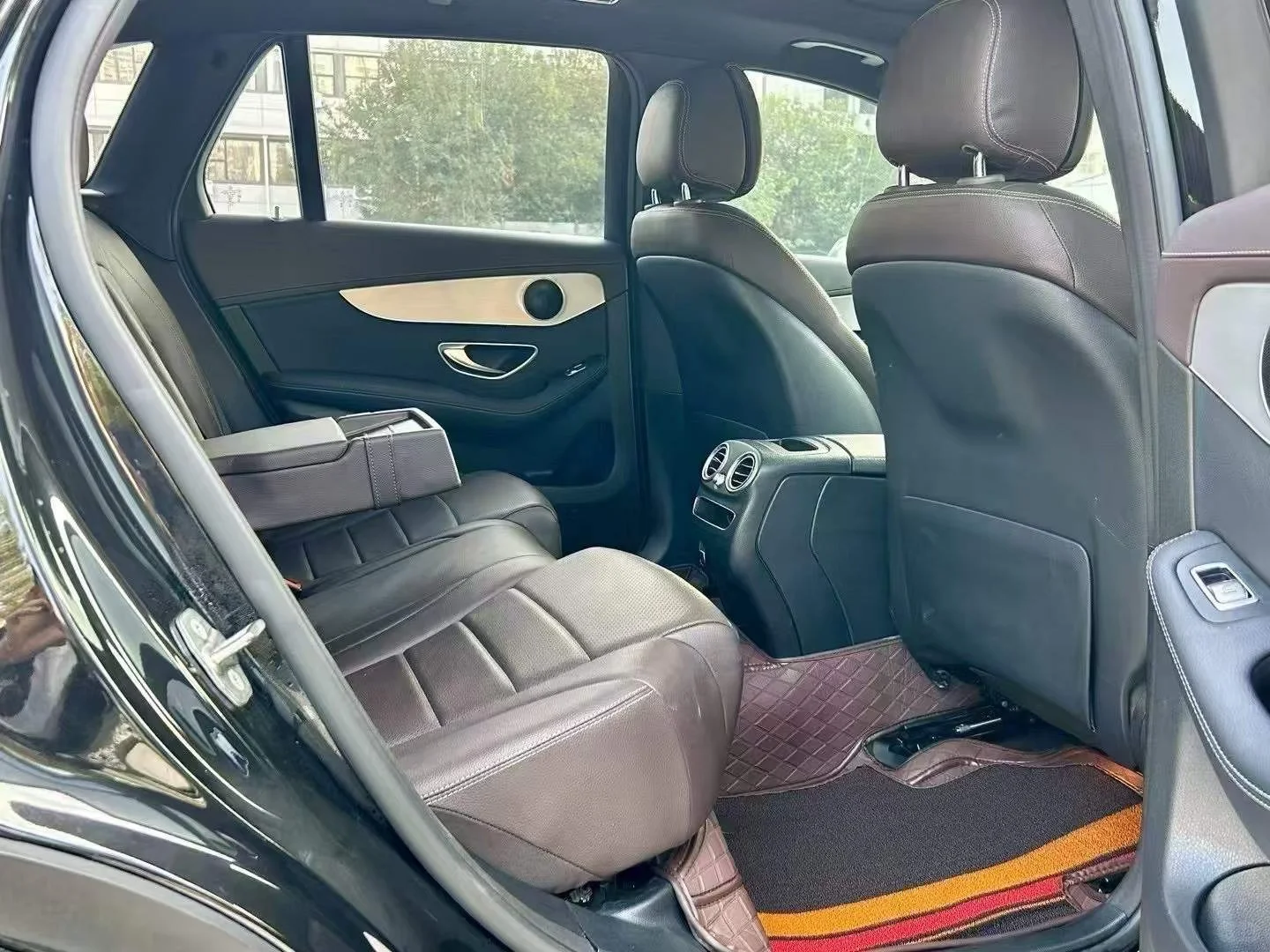 旅行没车太麻烦？这台奔驰SUV绝了😎