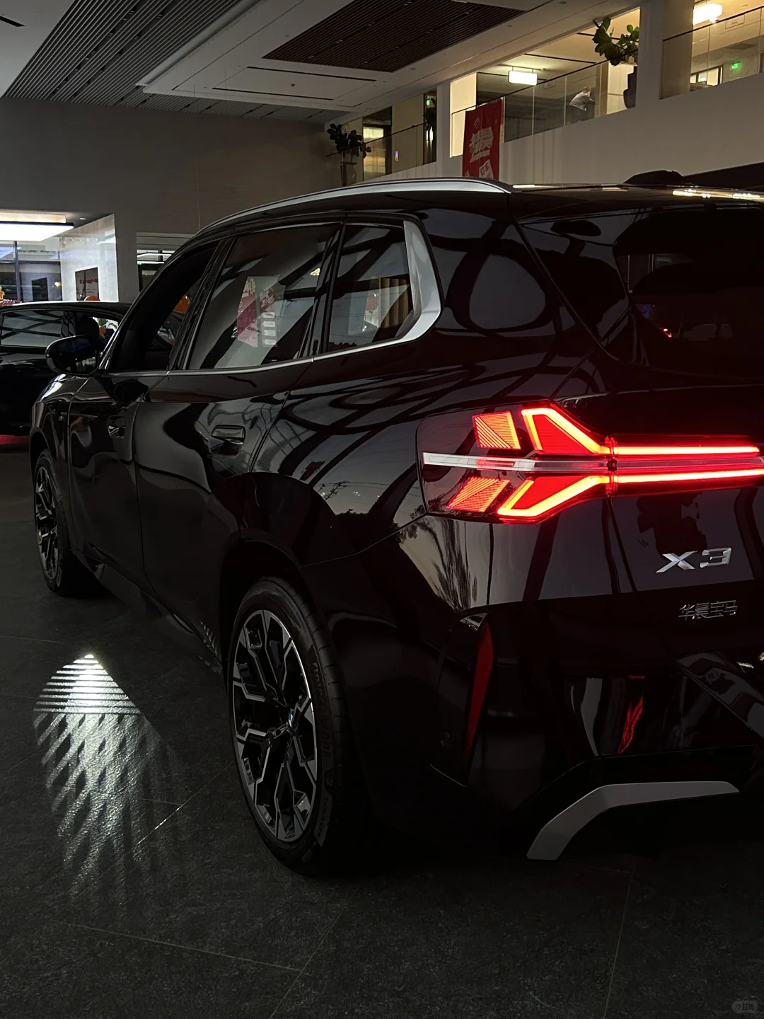 30万级豪华SUV闭眼冲！新款宝马X3真的赢麻了