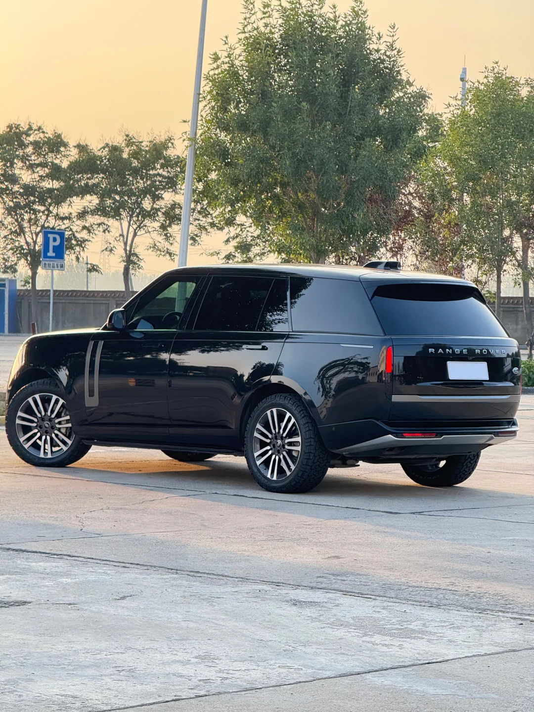 年轻气盛 路虎揽胜，年少轻狂 揽胜加长