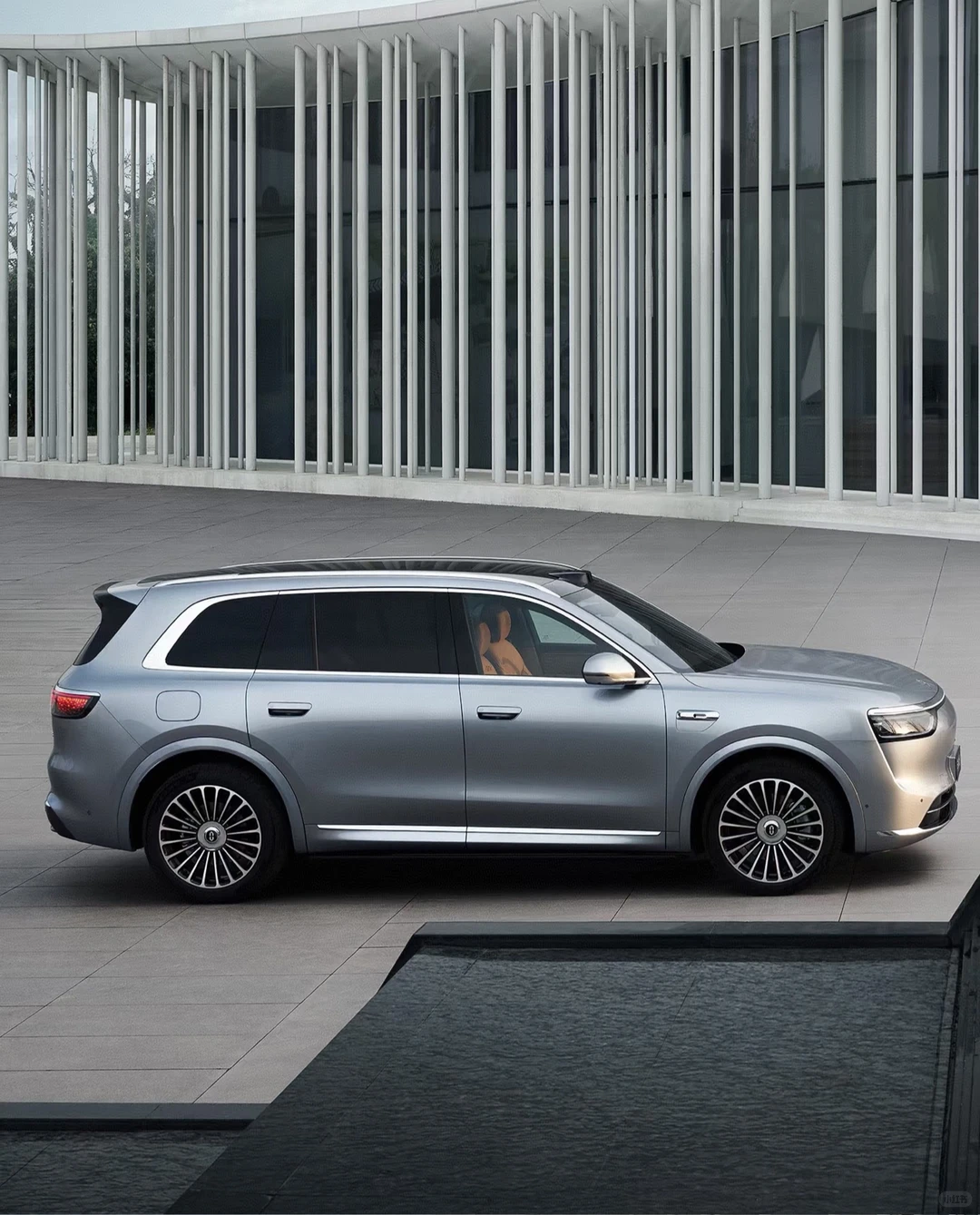 问界M8车主真心话 40万级家用suv 闭眼冲不