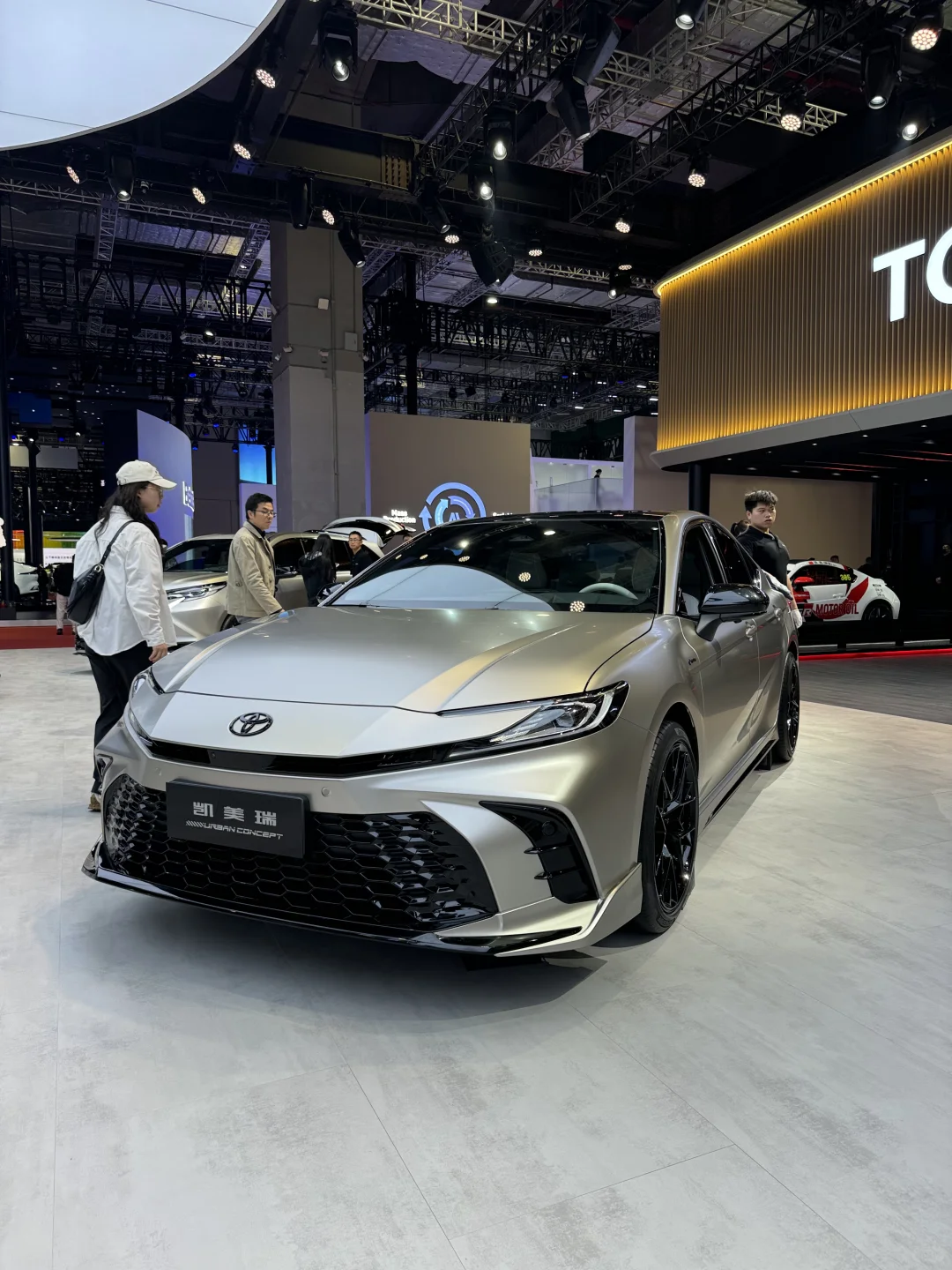 宝子们选亚洲龙还是选凯美瑞，在线等🚀