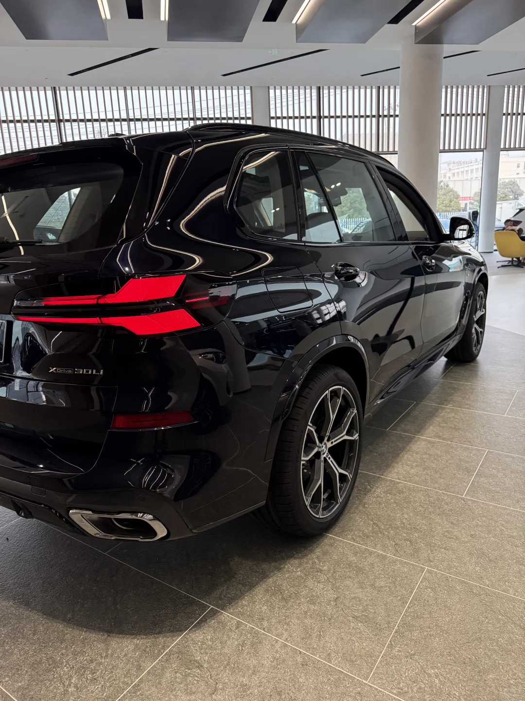 宝马X5提车！豪华SUV的终极平衡术被它玩明白