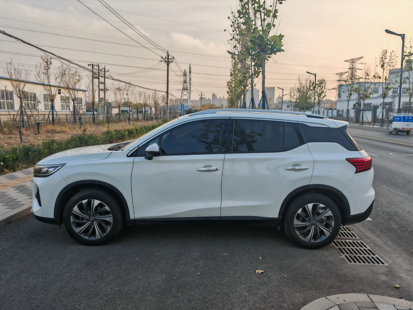 拥有一辆小车车来练手