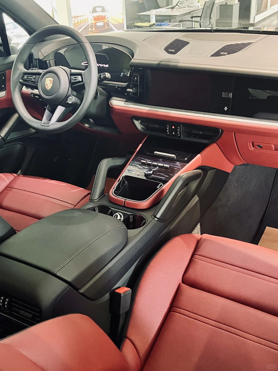 百万级SUV销量王者，全款80万不到提卡宴逐梦