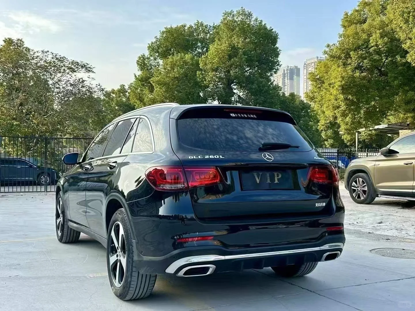 旅行没车太麻烦？这台奔驰SUV绝了😎