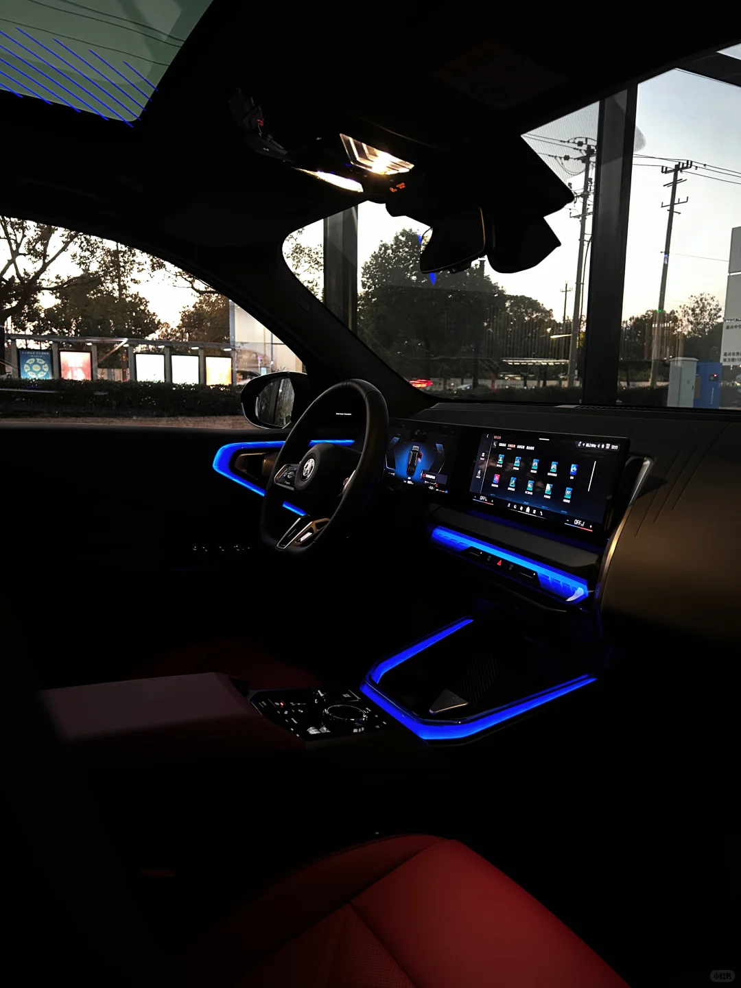 30万级豪华SUV闭眼冲！新款宝马X3真的赢麻了