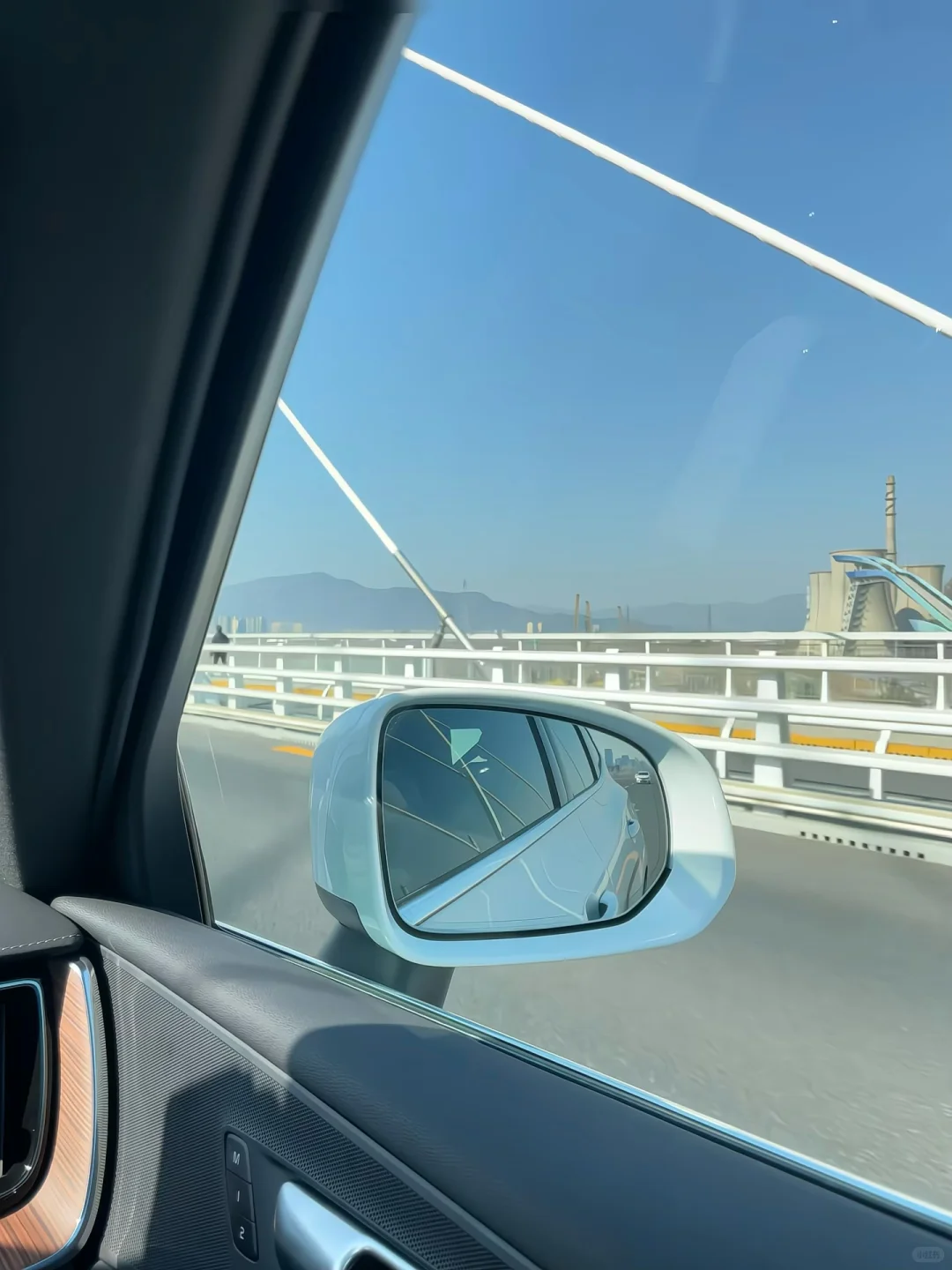 沃尔沃也扛不住了，打6折，24W买豪华四驱SUV