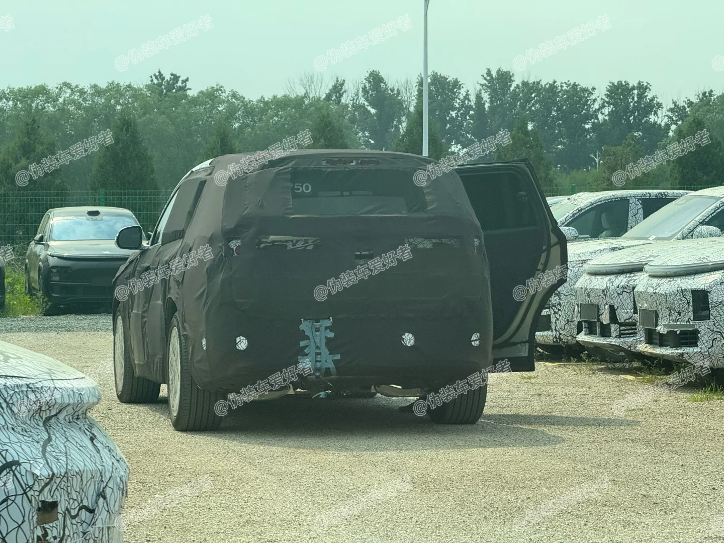 理想超大型SUV谍照图片