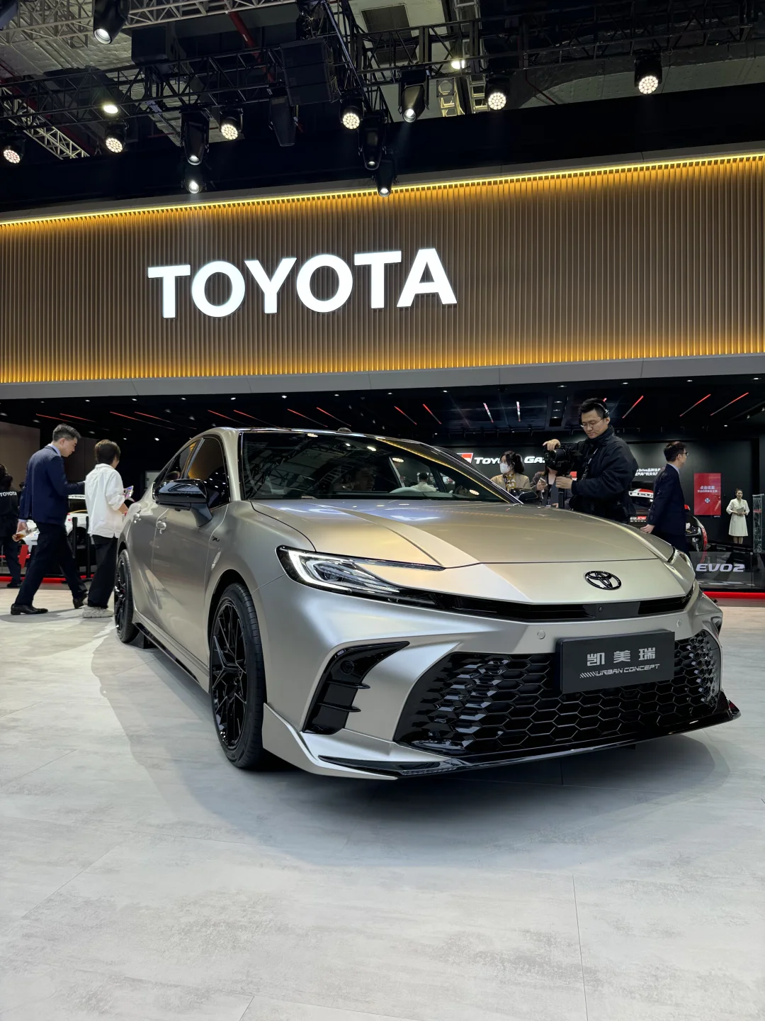 宝子们选亚洲龙还是选凯美瑞，在线等🚀