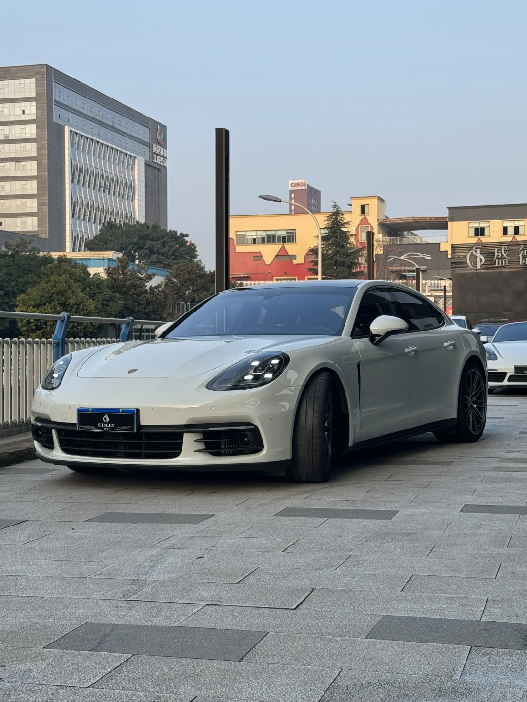 五十多万-买大满配帕拉梅拉4S！新车落地200+