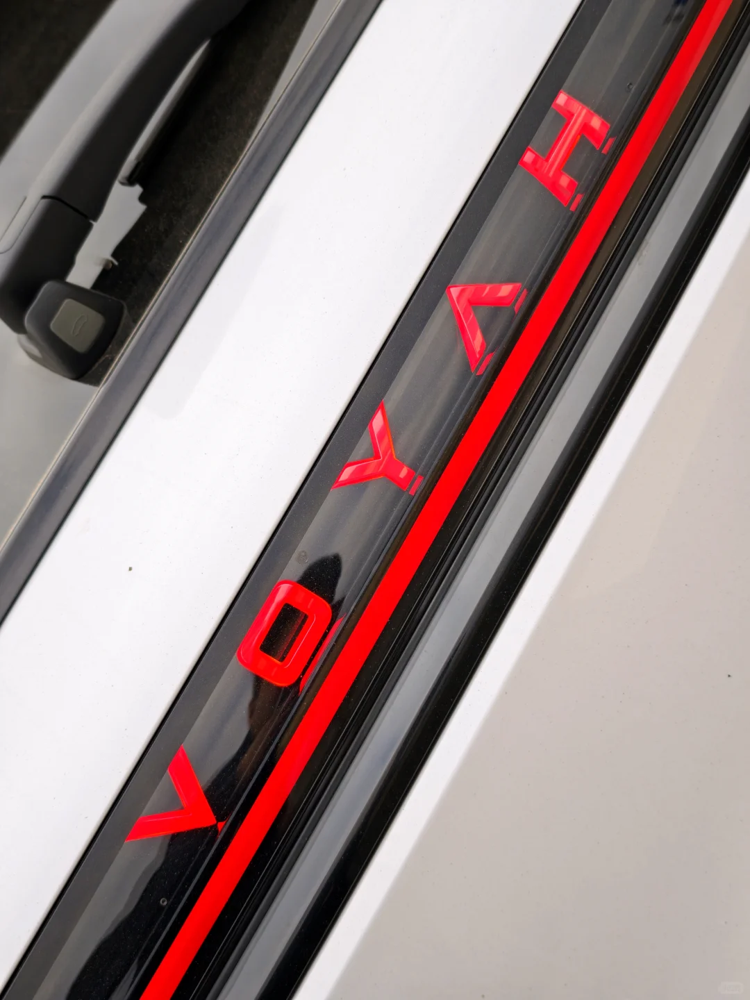 25万级华为智驾SUV天花板！岚图FREE+