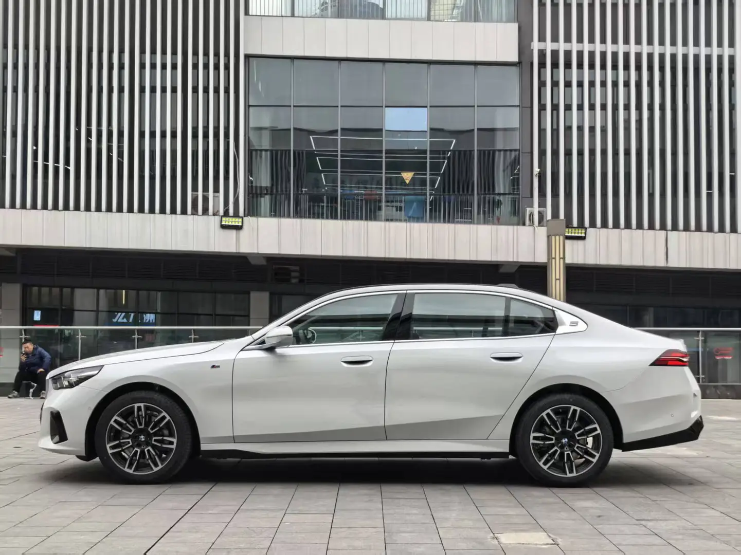 新款5系真的是宝马最大的设计败笔吗？