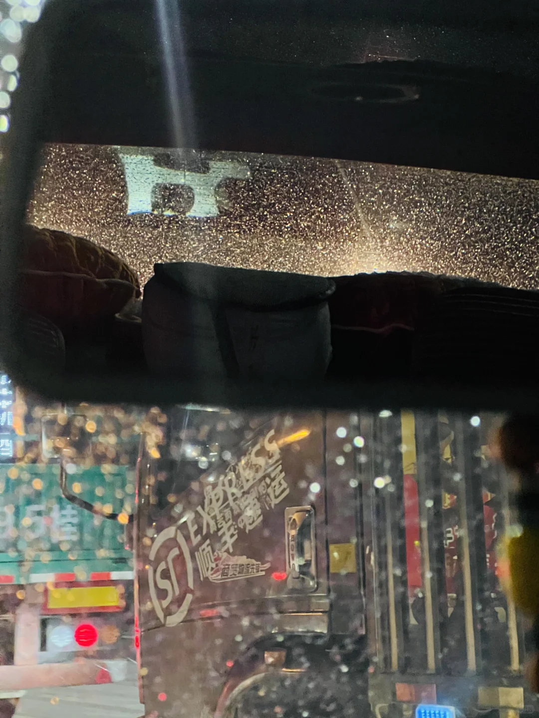 ❄️好可爱，大家在前方是红灯的时候都是