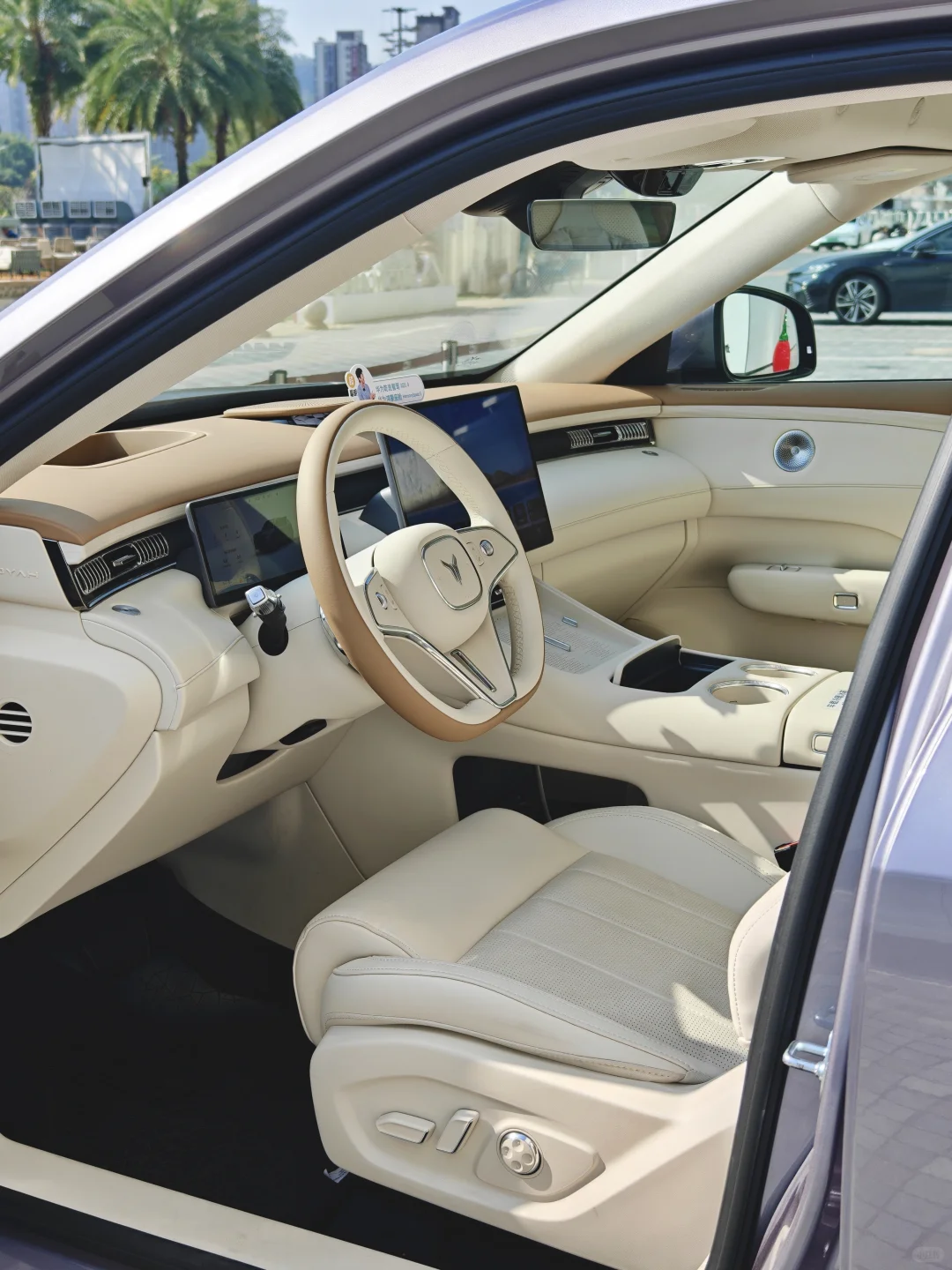 20万级华系SUV🚗岚图free+年底钜惠来袭！