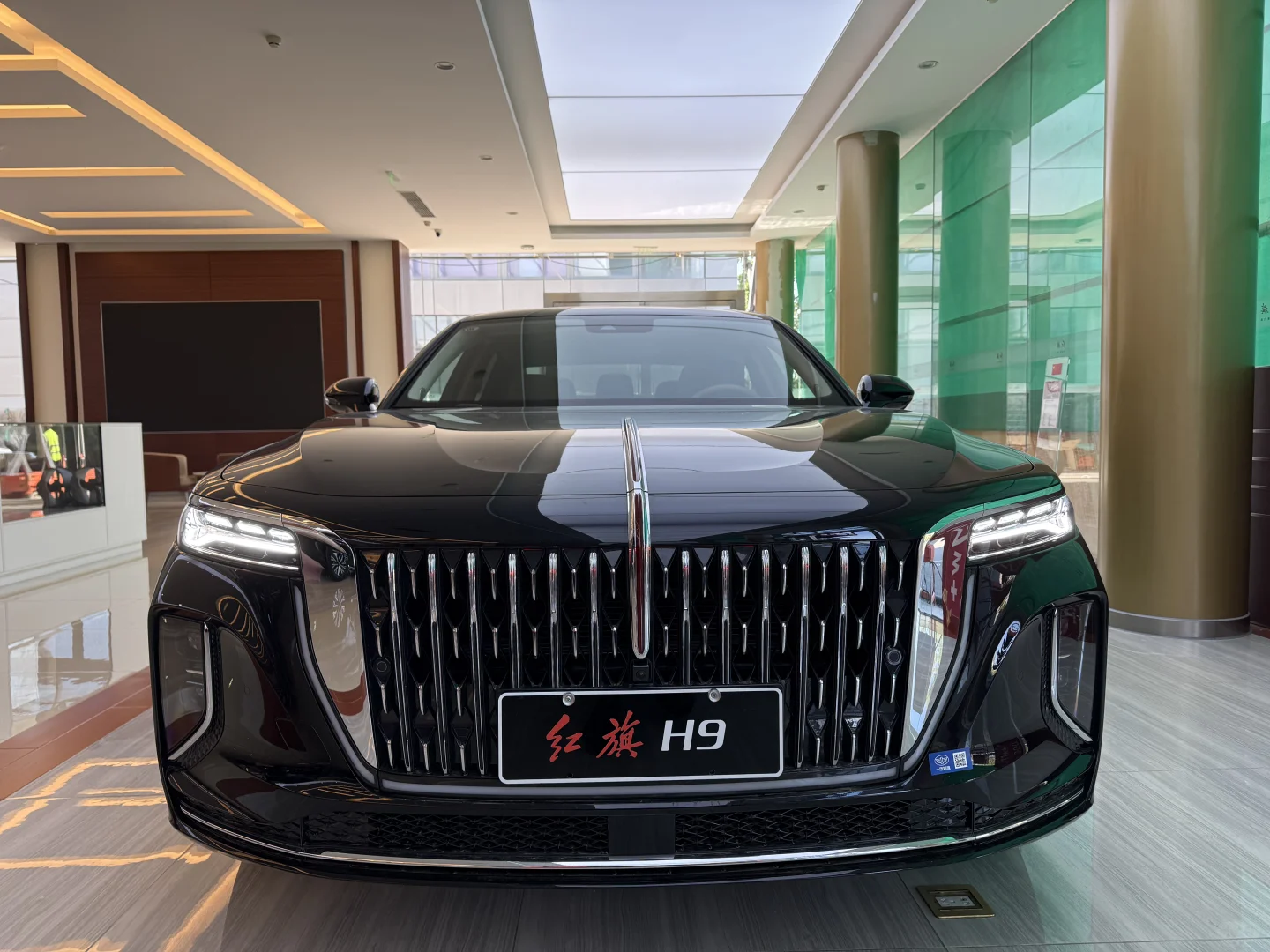 刚进店就被这车惊艳了！🤔红旗H9/25款