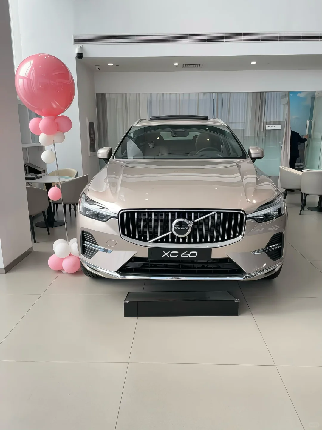 沃尔沃也扛不住了，打6折，24W买豪华四驱SUV