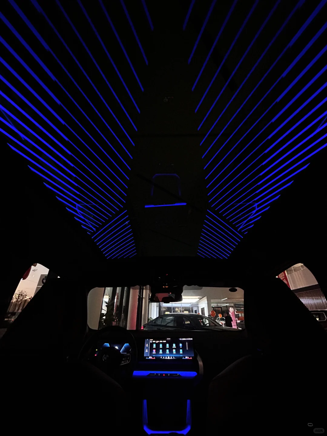 30万级豪华SUV闭眼冲！新款宝马X3真的赢麻了