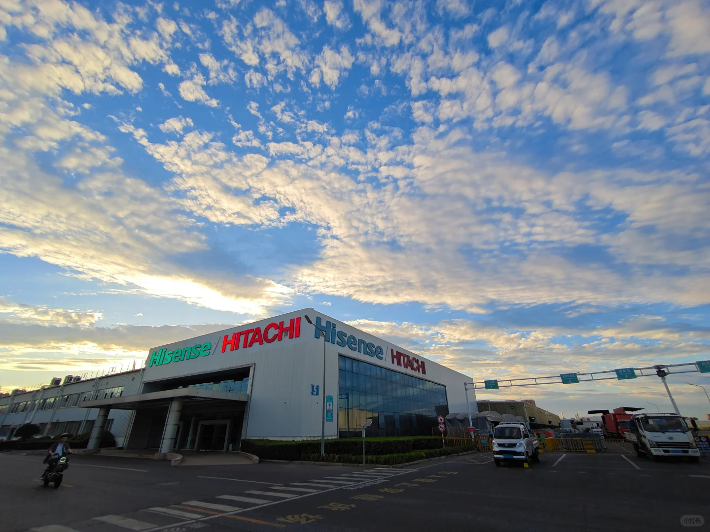 园区里的物料周转都用上无人驾驶了？